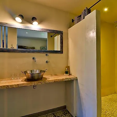 Bed & Breakfast Le Mas Des Brune 4*