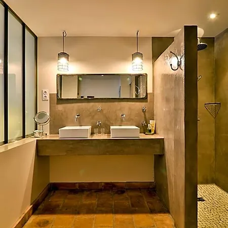 Bed & Breakfast Le Mas Des Brune 4*
