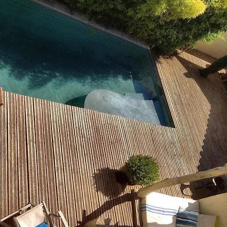 Des Brunes Bed & Breakfast Saint-Laurent-dʼAigouze