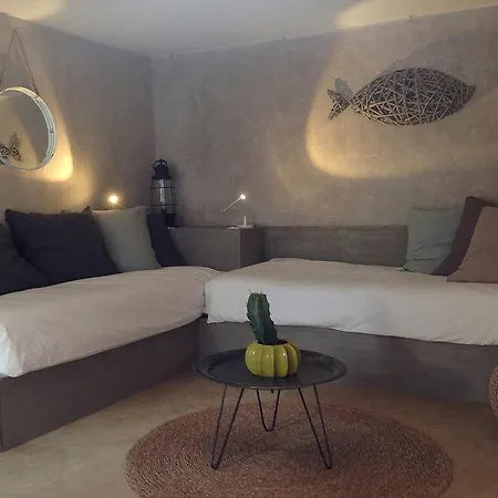 Bed & Breakfast Le Mas Des Brune 4*