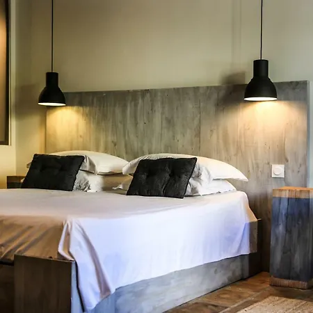 Des Brunes Couette-café Saint-Laurent-dʼAigouze